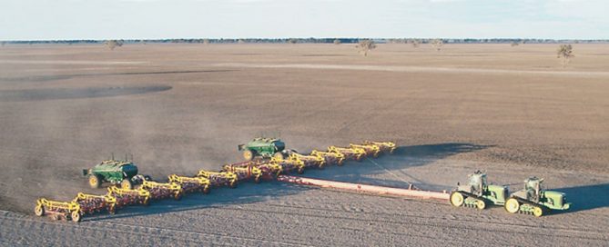 Gavin Zell – 212 foot (65 m) Multifarming Systems airseeder