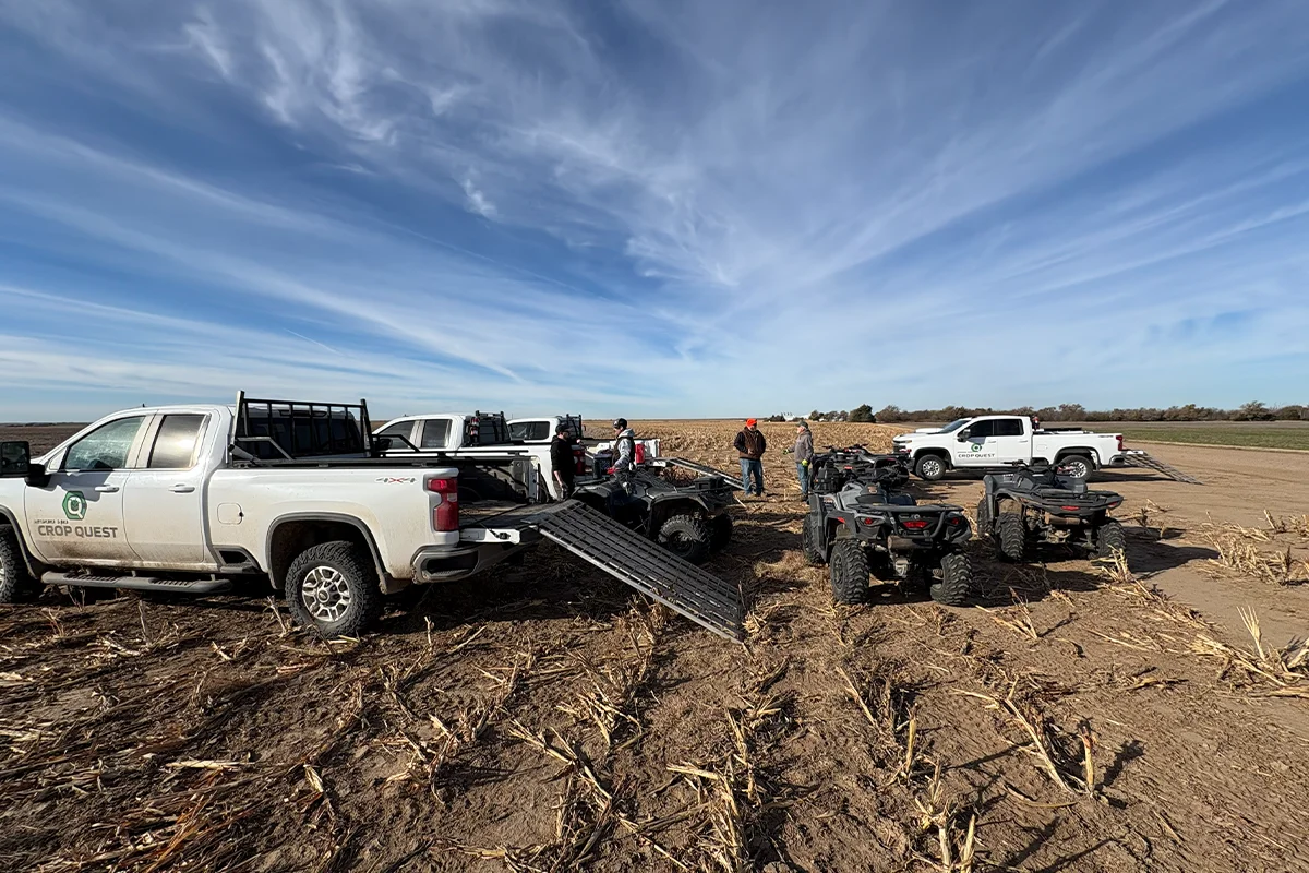 Group of employees grid sampling 2 group of agronomists grid sampling